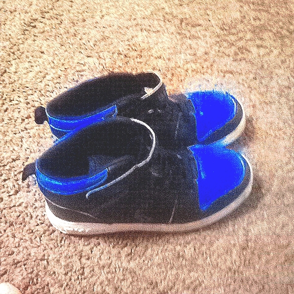 Shoes - Picture 1 of 1